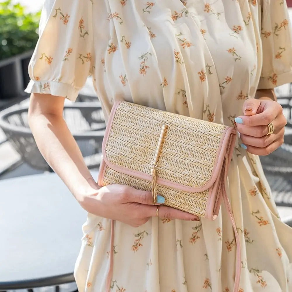 Elegant Crossbody Bag with Gold Chain Strap